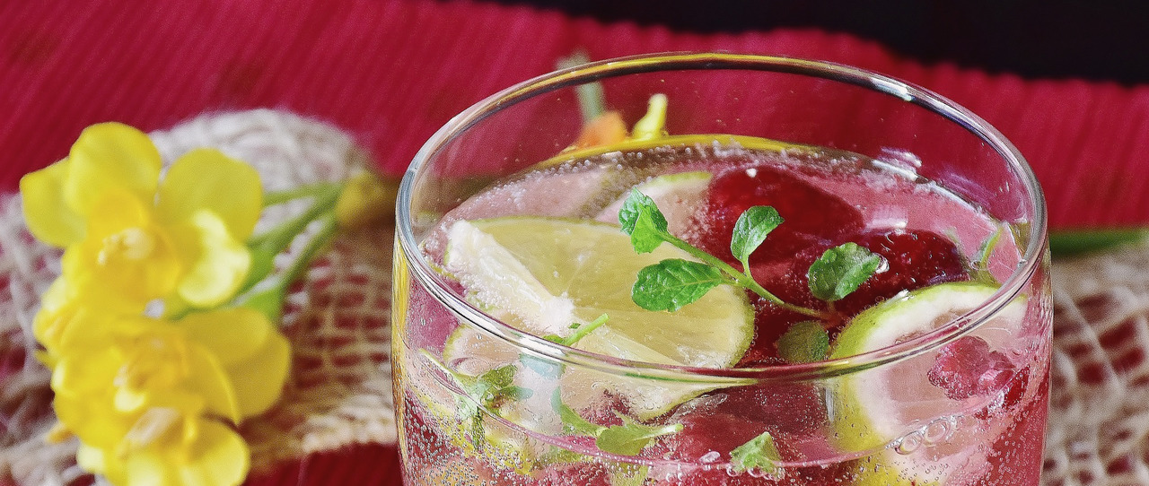 Bring Spring to your Gin! Your Guide to Floral Gins and Garnishes
